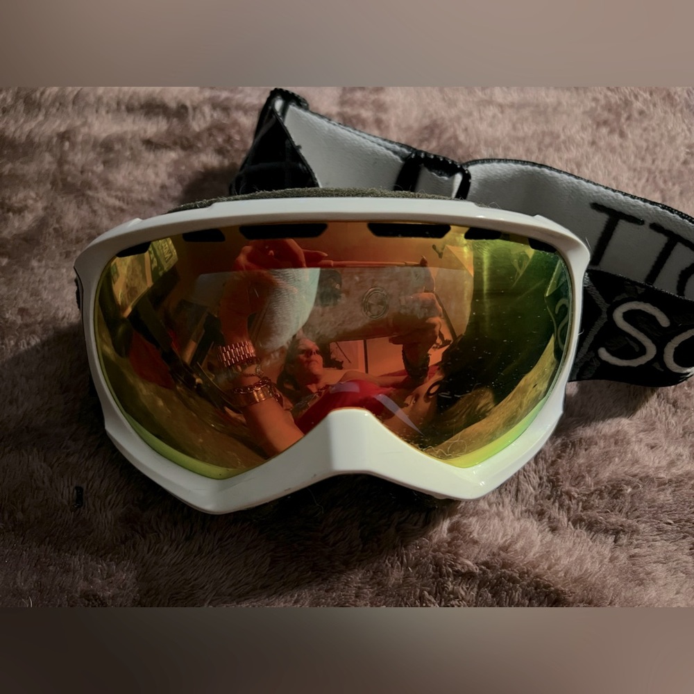 Scott Ski/Snowboard Goggles! Only worn twice!! Perfect for any outdoor sports!